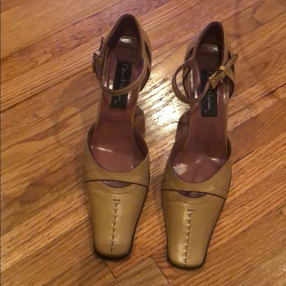David Aaron heels